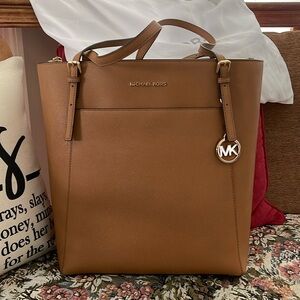 Michael Kors Voyager large tote